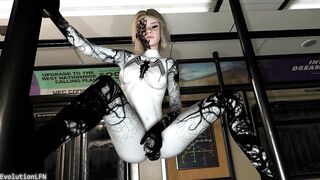 Anti-Venom Gwen showers you with her Cum