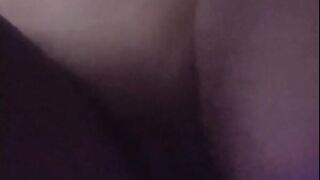 Me follo a mi mejor amiga suave para que su novio no se entere