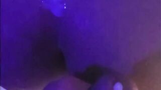 Me follo a mi mejor amiga suave para que su novio no se entere