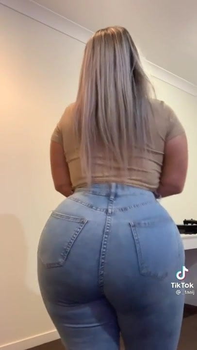 Huge booty pawg